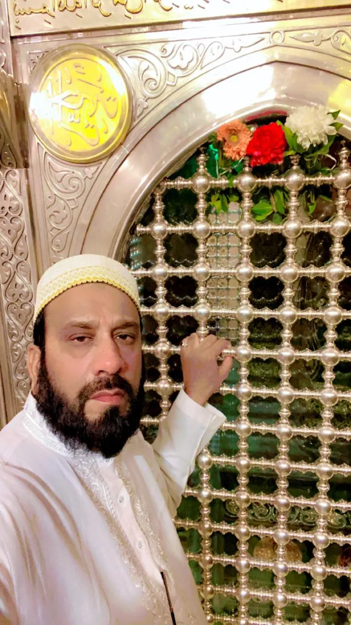 Portrait with shrine zarih background